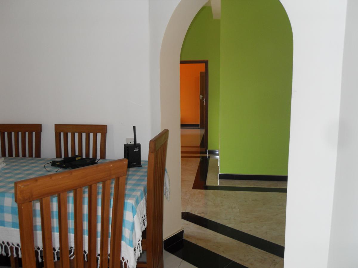 נגומבו Bee Nest Bed & Breakfast מראה חיצוני תמונה