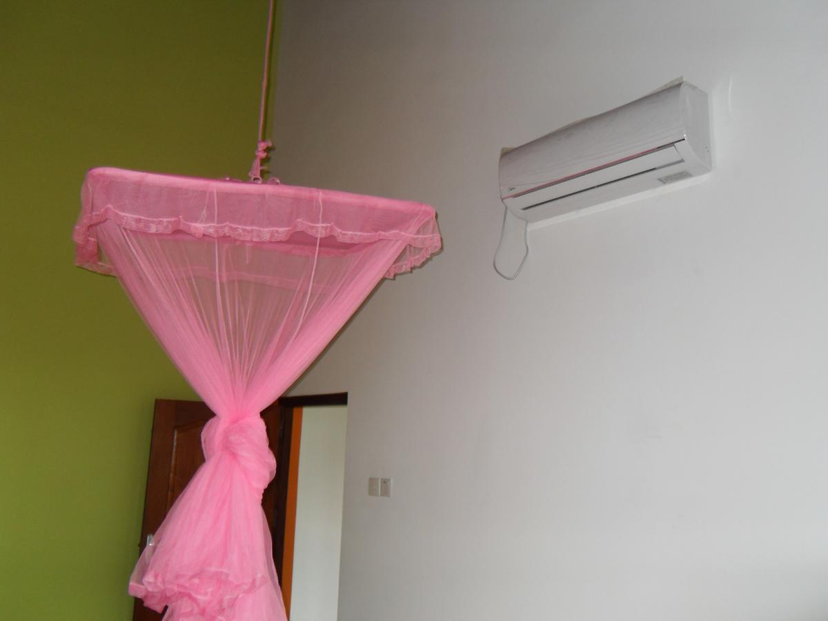 נגומבו Bee Nest Bed & Breakfast מראה חיצוני תמונה