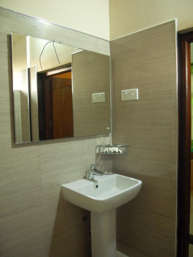 נגומבו Bee Nest Bed & Breakfast מראה חיצוני תמונה