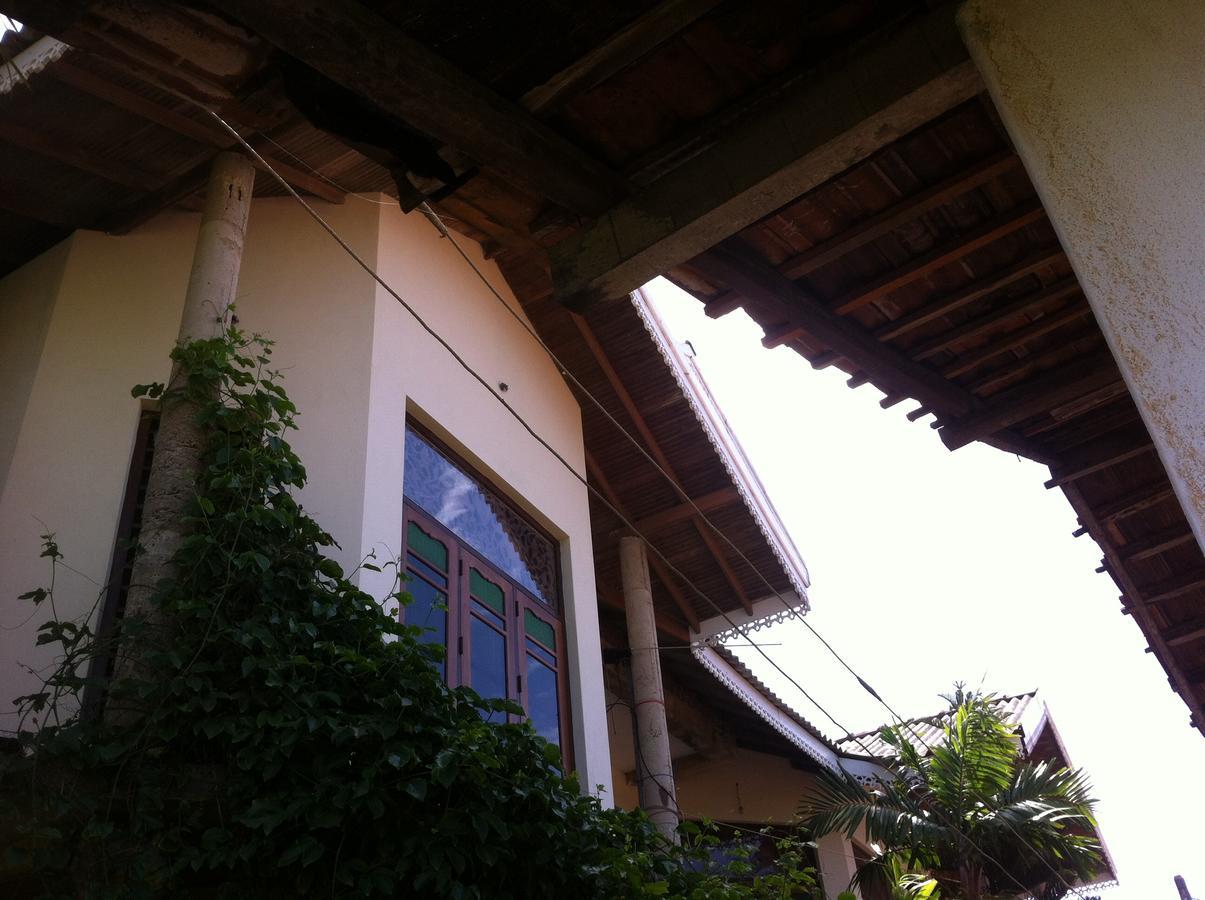 נגומבו Bee Nest Bed & Breakfast מראה חיצוני תמונה